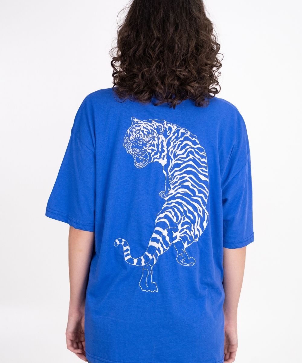 Cosmic Cobalt Blue Tiger Tişört